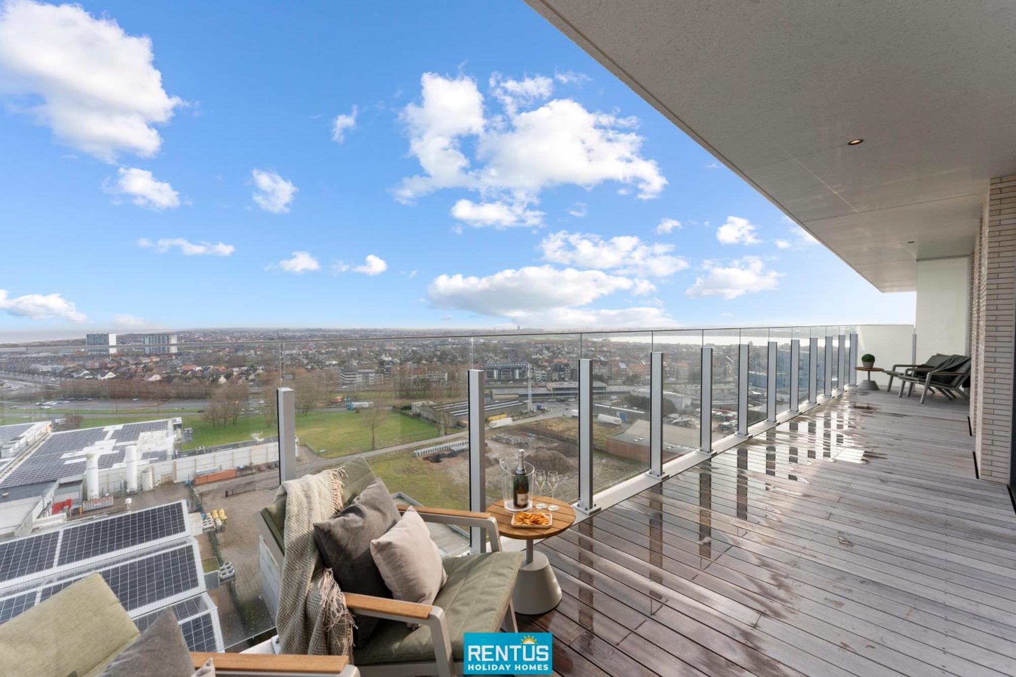 Rashelle - With Stunning Views Of The North Sea Oostende